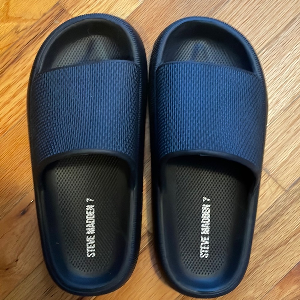 Steve madden slides